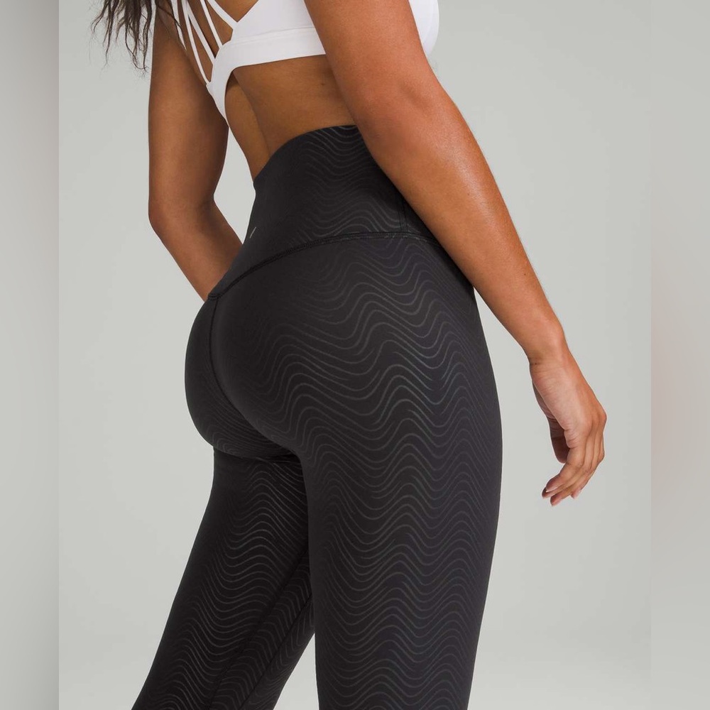 Lululemon high rise align emboss 25”, size 14